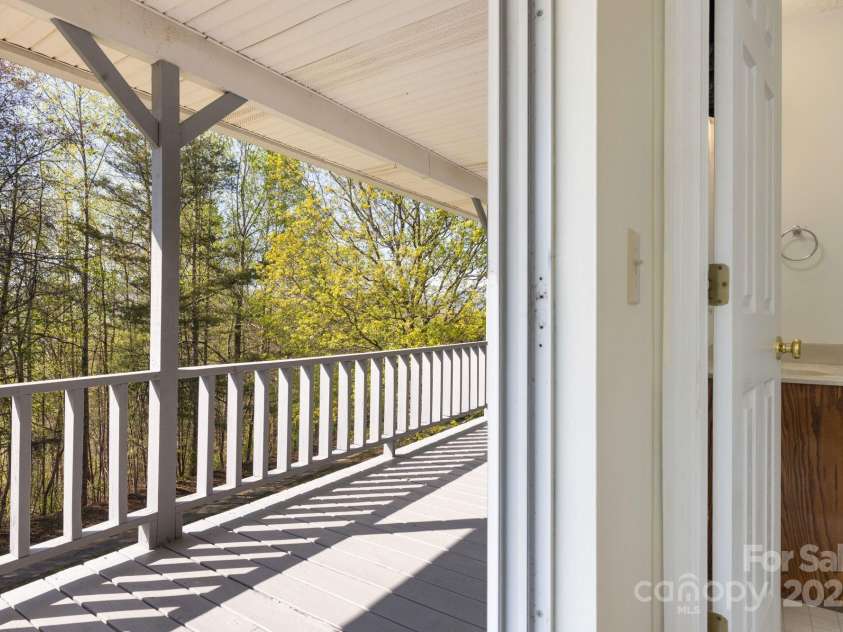 332 Cherrywood Circle, Hayesville, NC 28904.  MLS# CAR4248770, YatesRealty ID 14340. 
