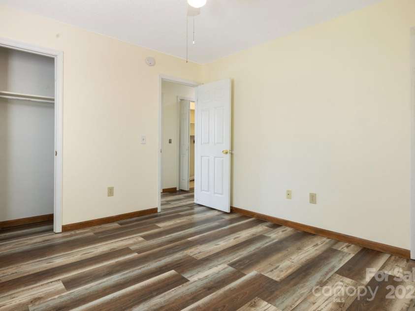 332 Cherrywood Circle, Hayesville, NC 28904.  MLS# CAR4248770, YatesRealty ID 14340. 