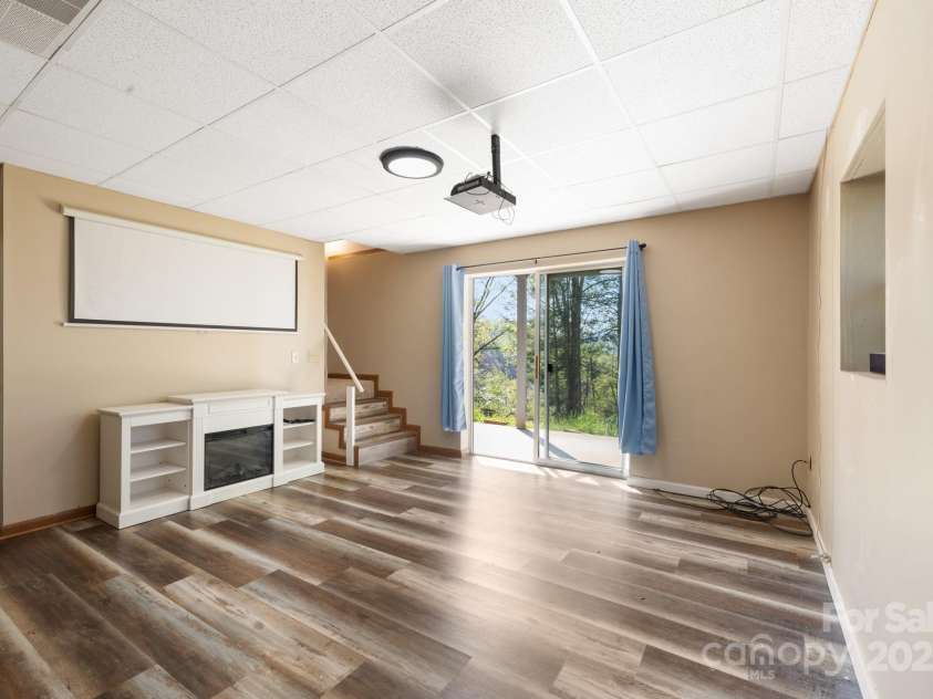 332 Cherrywood Circle, Hayesville, NC 28904.  MLS# CAR4248770, YatesRealty ID 14340. 