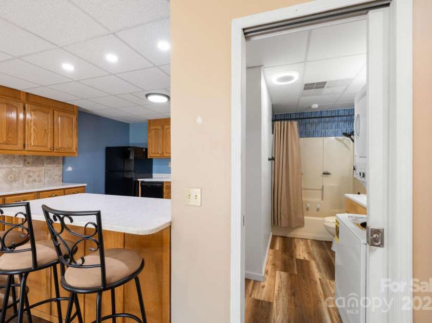 332 Cherrywood Circle, Hayesville, NC 28904.  MLS# CAR4248770, YatesRealty ID 14340. 