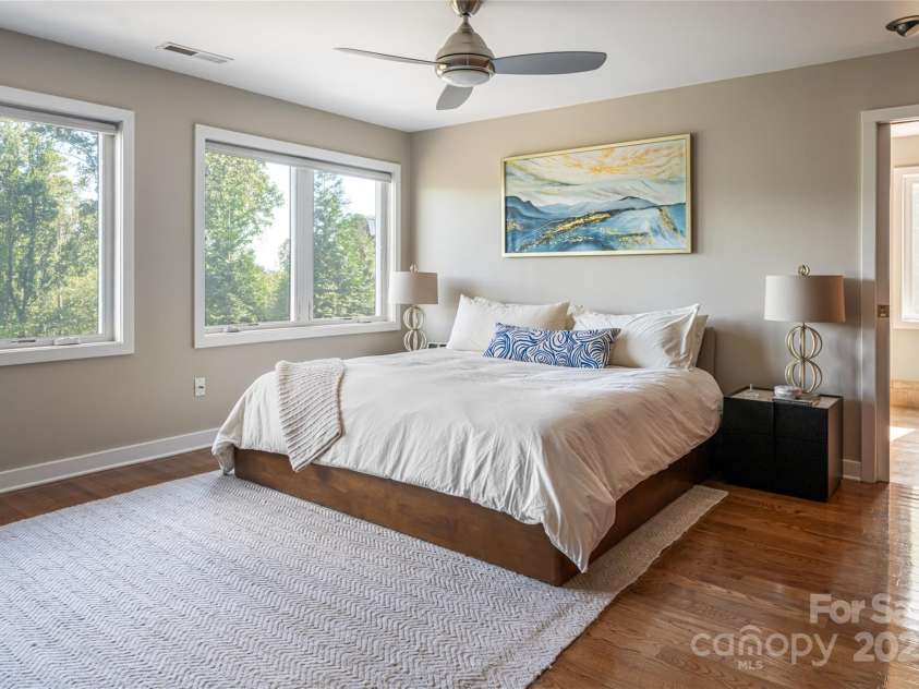79 Horizon Hill Road, Asheville, NC 28804.  MLS# CAR4306563, YatesRealty ID 14340. Primary Suite