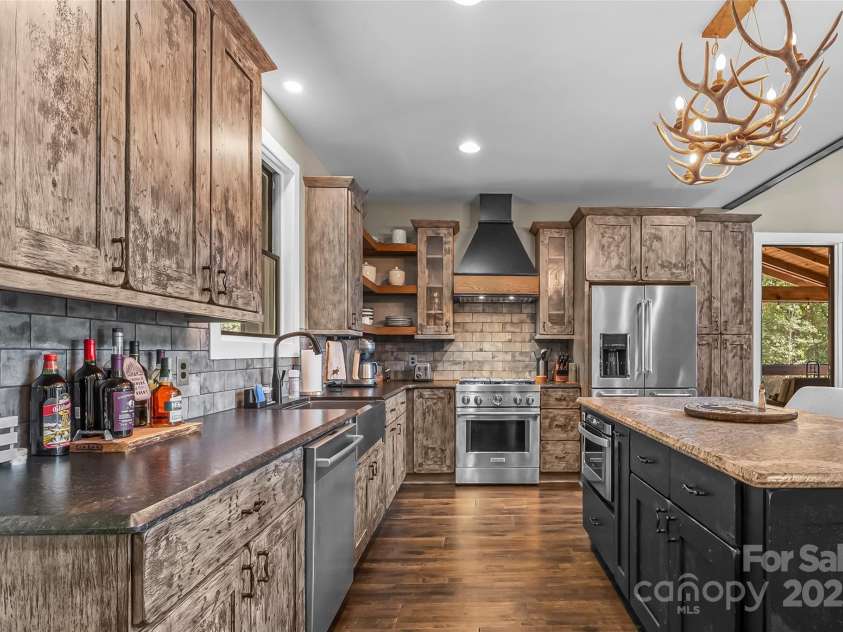 264 Porters Way, Nebo, NC 28761.  MLS# CAR4306026, YatesRealty ID 14342. 