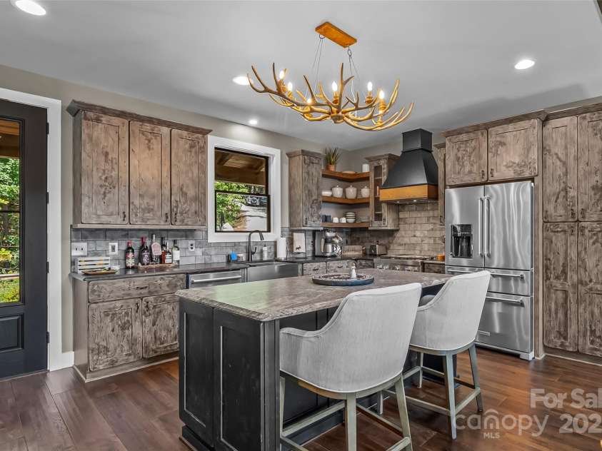 264 Porters Way, Nebo, NC 28761.  MLS# CAR4306026, YatesRealty ID 14342. 