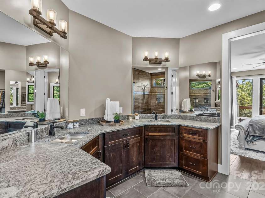 264 Porters Way, Nebo, NC 28761.  MLS# CAR4306026, YatesRealty ID 14342. 