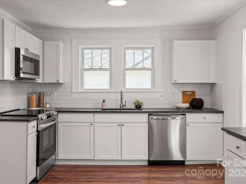 507 2nd Avenue, Gastonia, NC 28052.  MLS# CAR4206993, YatesRealty ID 14343. 