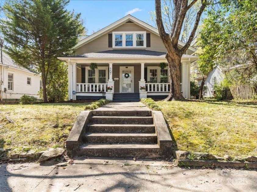 507 2nd Avenue, Gastonia, NC 28052.  MLS# CAR4308169, YatesRealty ID 14343. 