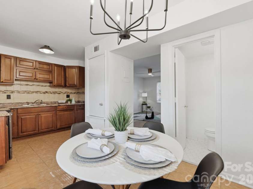 2220 Yorkhills Drive, Charlotte, NC 28217.  MLS# CAR4361776, YatesRealty ID 14344. 