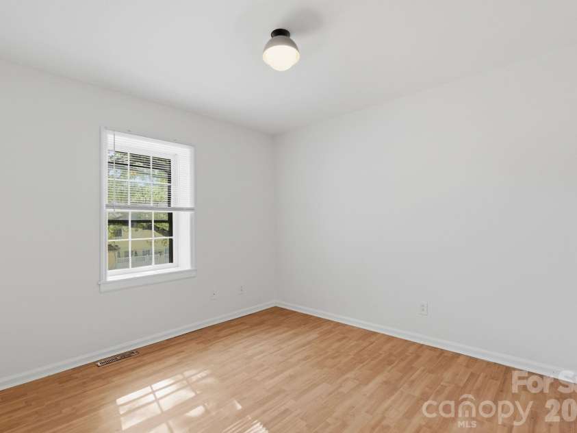 2220 Yorkhills Drive, Charlotte, NC 28217.  MLS# CAR4361776, YatesRealty ID 14344. 