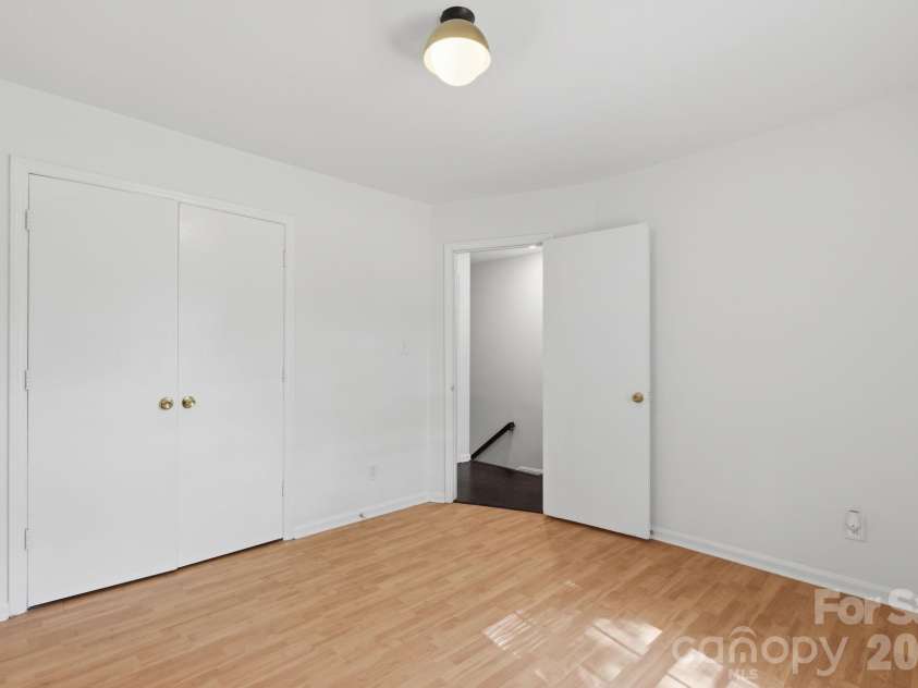 2220 Yorkhills Drive, Charlotte, NC 28217.  MLS# CAR4361776, YatesRealty ID 14344. 