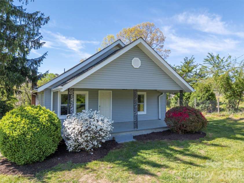 766 Stepp Mill Road, Hendersonville, NC 28792.  MLS# CAR4371276, YatesRealty ID 14348. 