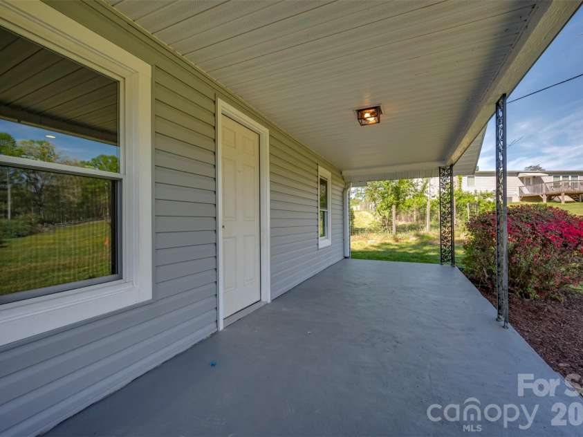 766 Stepp Mill Road, Hendersonville, NC 28792.  MLS# CAR4371276, YatesRealty ID 14348. 