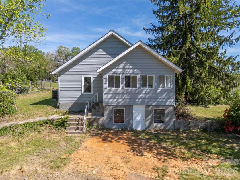 766 Stepp Mill Road, Hendersonville, NC 28792.  MLS# CAR4371276, YatesRealty ID 14348. 