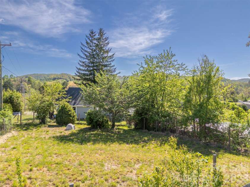 766 Stepp Mill Road, Hendersonville, NC 28792.  MLS# CAR4371276, YatesRealty ID 14348. 