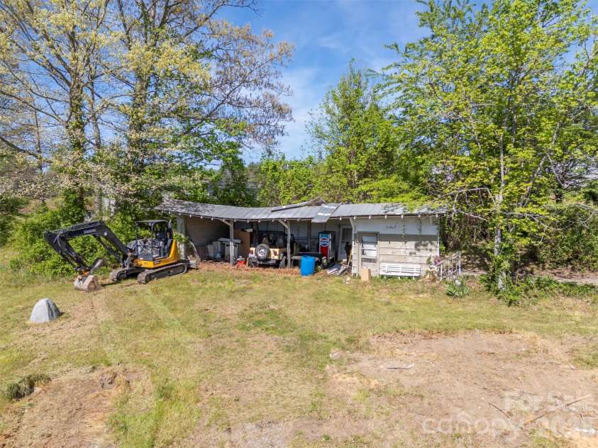 766 Stepp Mill Road, Hendersonville, NC 28792.  MLS# CAR4371276, YatesRealty ID 14348. 