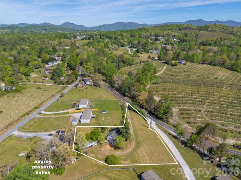 766 Stepp Mill Road, Hendersonville, NC 28792.  MLS# CAR4371276, YatesRealty ID 14348. 
