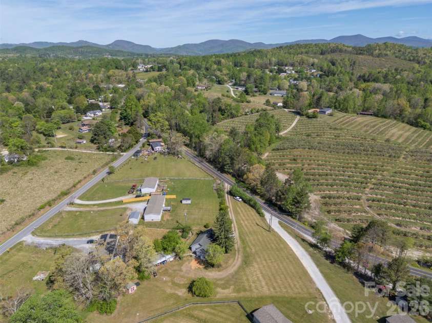 766 Stepp Mill Road, Hendersonville, NC 28792.  MLS# CAR4371276, YatesRealty ID 14348. 