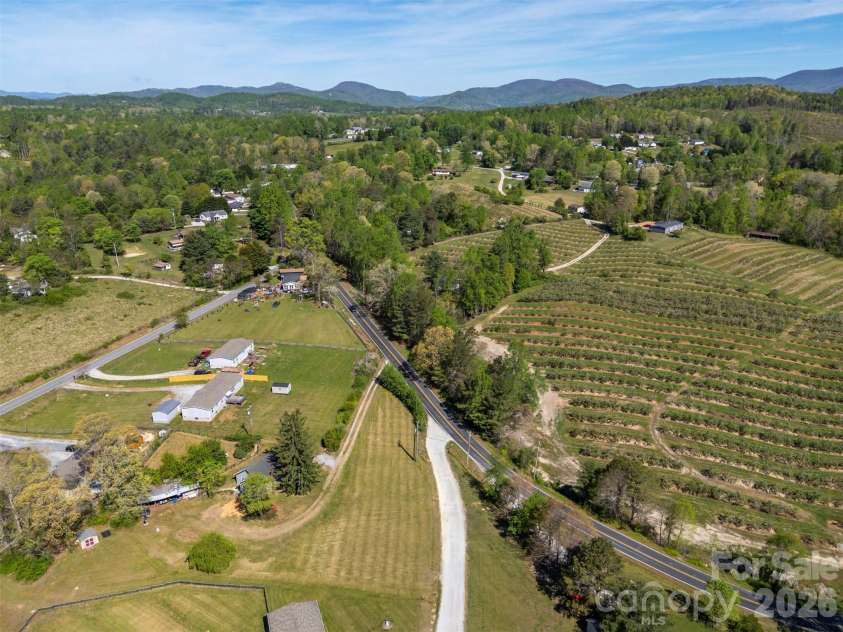 766 Stepp Mill Road, Hendersonville, NC 28792.  MLS# CAR4371276, YatesRealty ID 14348. 