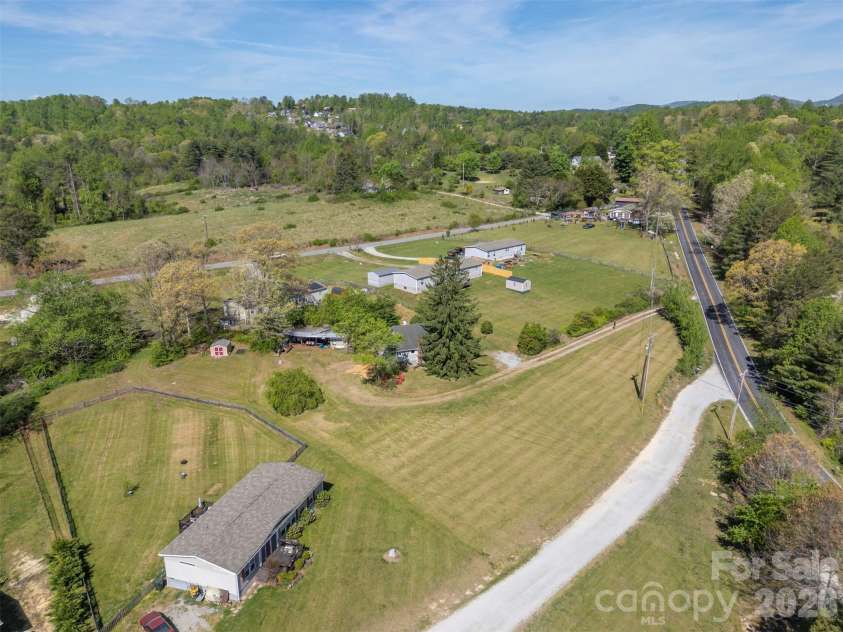 766 Stepp Mill Road, Hendersonville, NC 28792.  MLS# CAR4371276, YatesRealty ID 14348. 