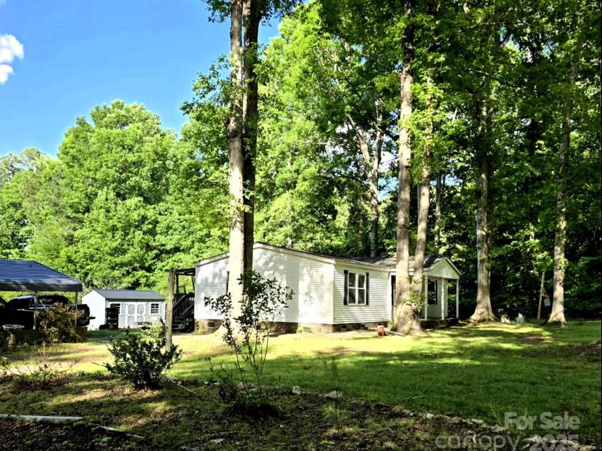850 Meadowbend Drive, York, SC 29745.  MLS# CAR4258162, YatesRealty ID 14348. 