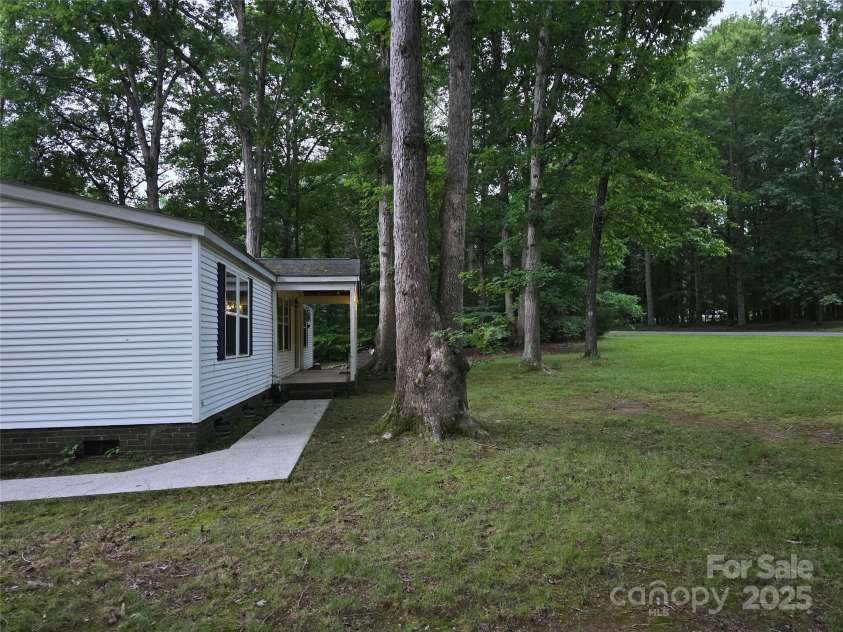 850 Meadowbend Drive, York, SC 29745.  MLS# CAR4258162, YatesRealty ID 14348. 