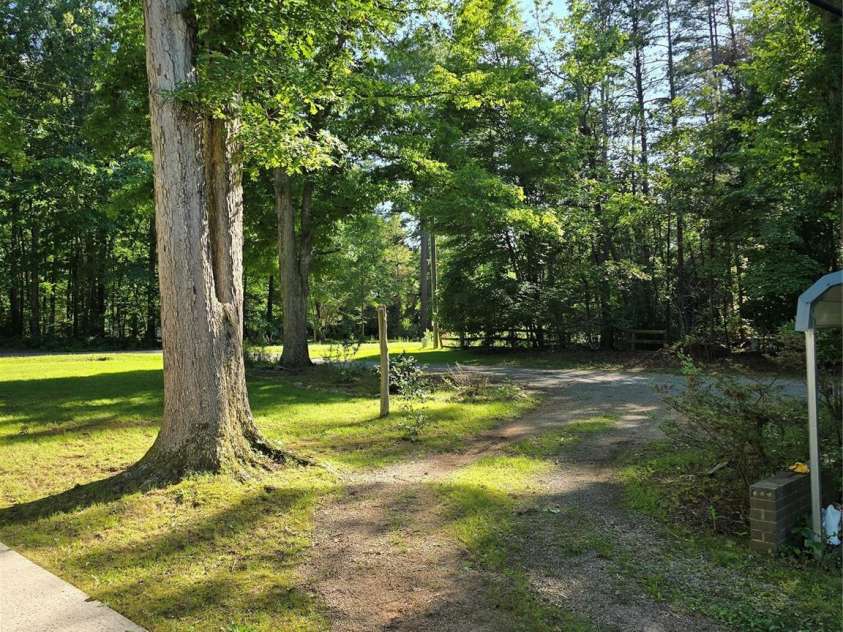 850 Meadowbend Drive, York, SC 29745.  MLS# CAR4258162, YatesRealty ID 14348. 