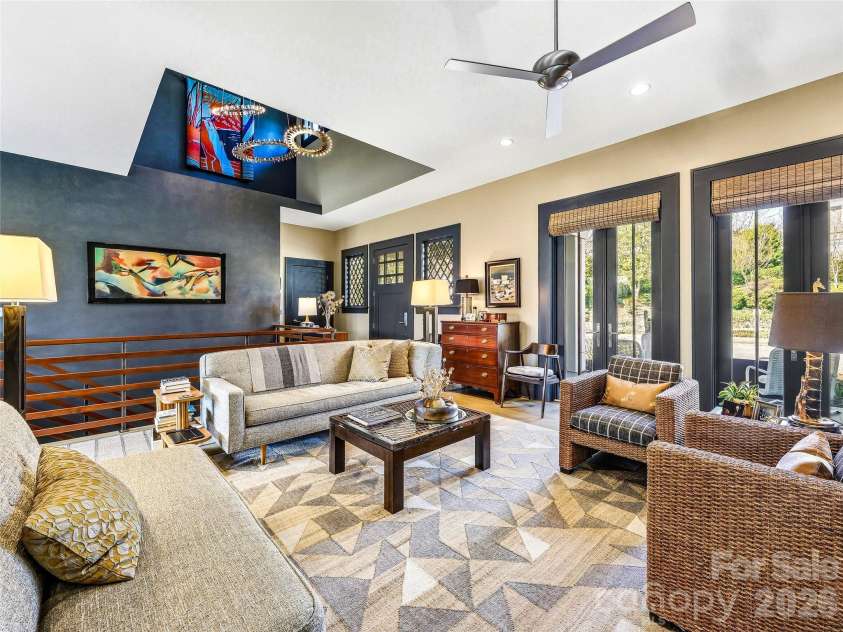 41 Cumberland Circle, Asheville, NC 28801.  MLS# CAR4361320, YatesRealty ID 14349. 