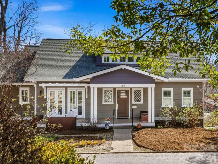 41 Cumberland Circle, Asheville, NC 28801.  MLS# CAR4361320, YatesRealty ID 14349. 