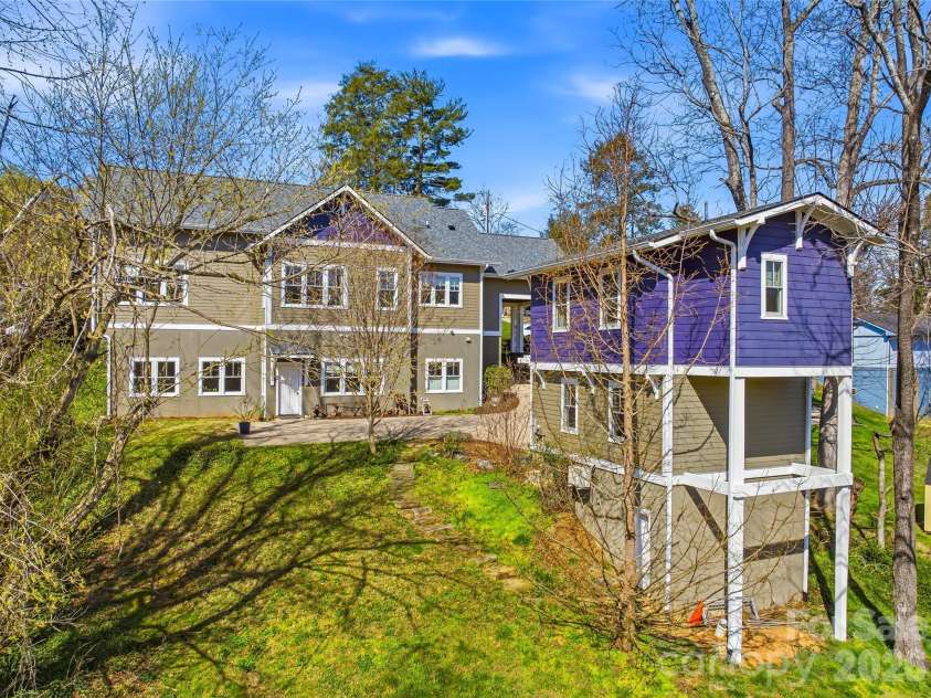41 Cumberland Circle, Asheville, NC 28801.  MLS# CAR4361320, YatesRealty ID 14349. 