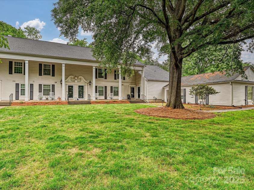 7004 Quail Hill Road, Charlotte, NC 28210.  MLS# CAR4250301, YatesRealty ID 14349. 