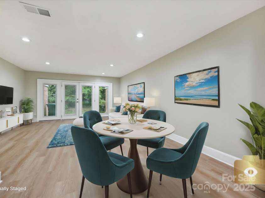 7004 Quail Hill Road, Charlotte, NC 28210.  MLS# CAR4250301, YatesRealty ID 14349. 