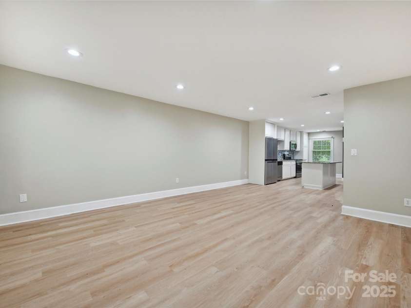 7004 Quail Hill Road, Charlotte, NC 28210.  MLS# CAR4250301, YatesRealty ID 14349. 