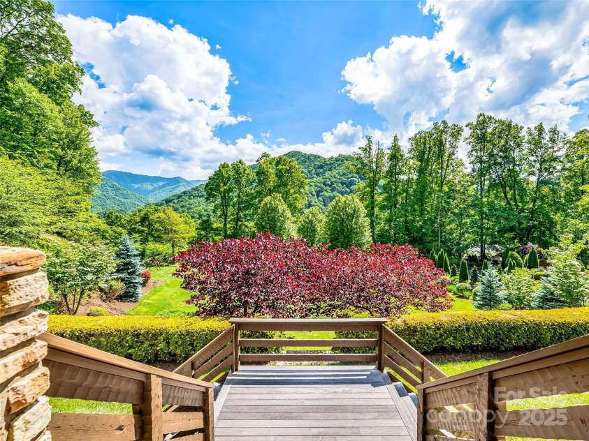 202 Emerald Lane, Maggie Valley, NC 28751.  MLS# CAR4047356, YatesRealty ID 14350. 