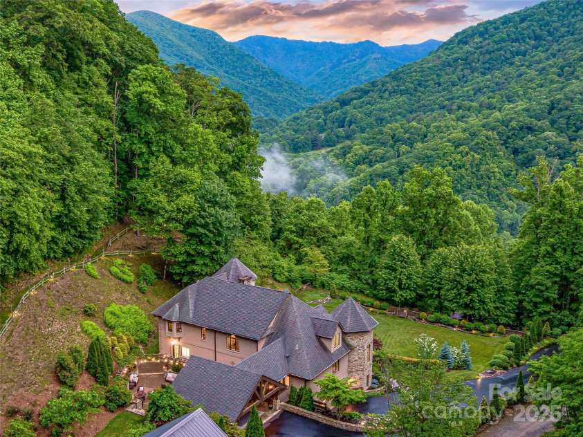 202 Emerald Lane, Maggie Valley, NC 28751.  MLS# CAR4047356, YatesRealty ID 14350. Views of the pristine mountains of Maggie Valley