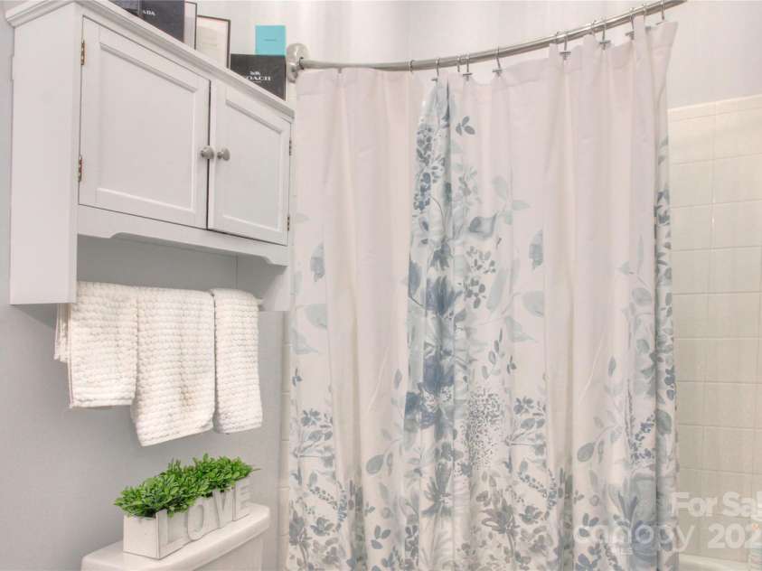 3009 Thayer Drive, Waxhaw, NC 28173.  MLS# CAR4252302, YatesRealty ID 14351. 