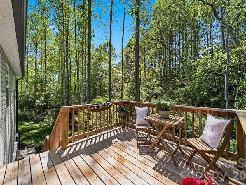 5693 Silver Bell Lane, Granite Falls, NC 28630.  MLS# CAR4369519, YatesRealty ID 14352. 