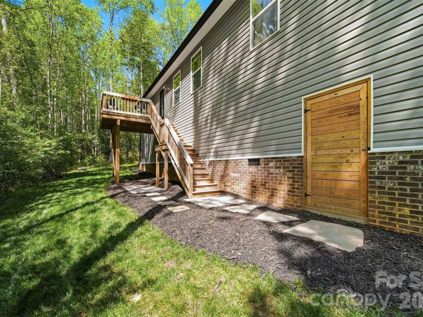 5693 Silver Bell Lane, Granite Falls, NC 28630.  MLS# CAR4369519, YatesRealty ID 14352. 
