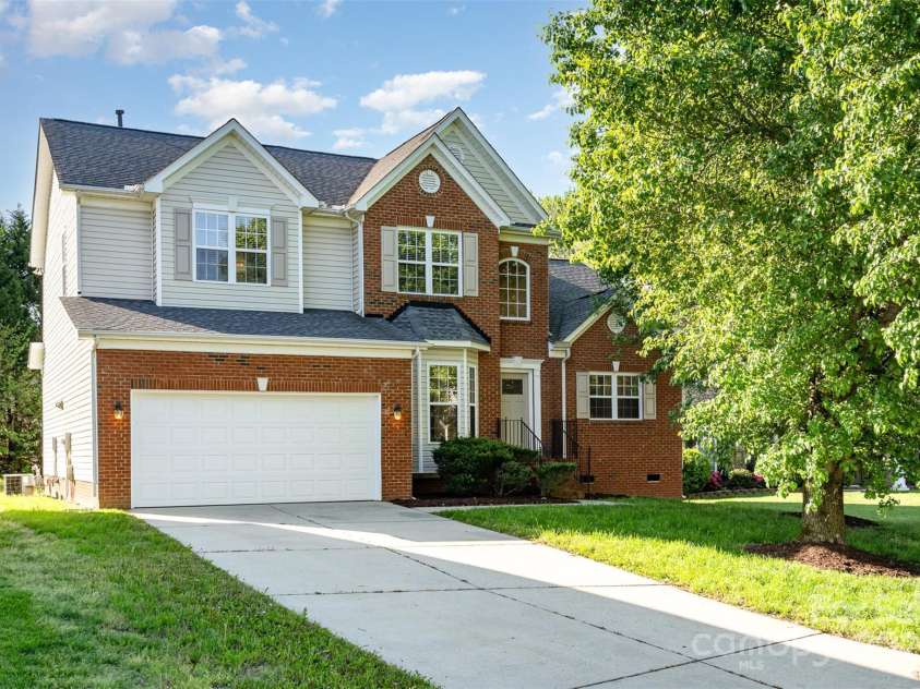 2514 Waters Vista Circle, Charlotte, NC 28213.  MLS# CAR4240411, YatesRealty ID 14353. 