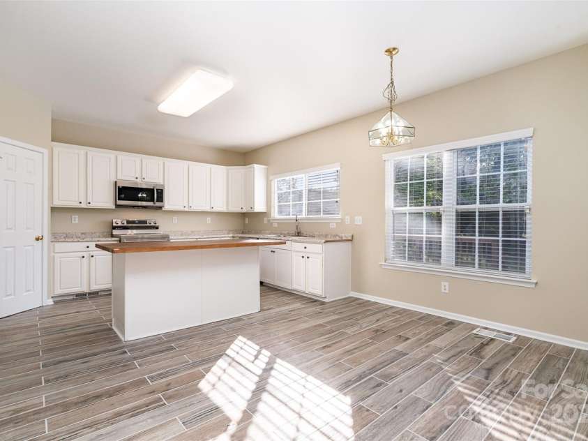 2514 Waters Vista Circle, Charlotte, NC 28213.  MLS# CAR4240411, YatesRealty ID 14353. 