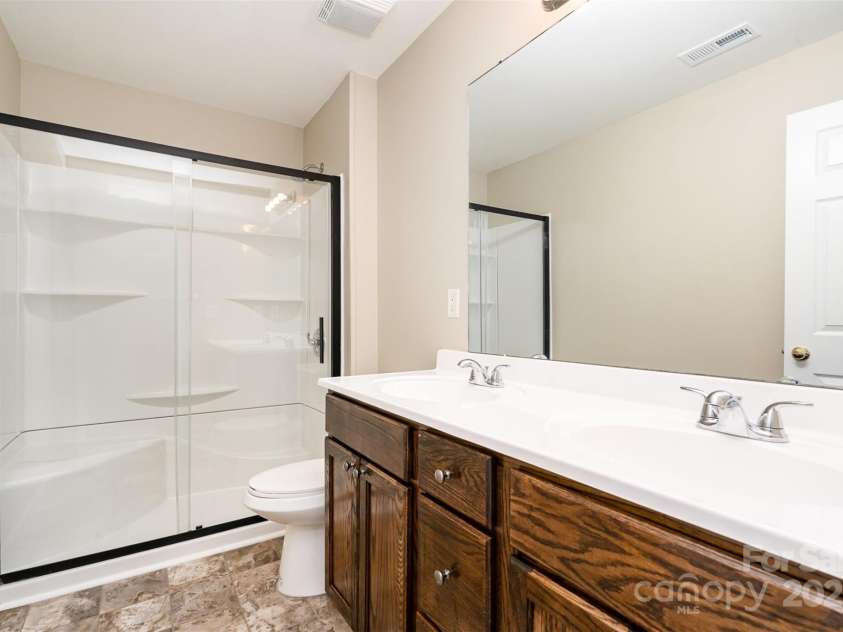 2514 Waters Vista Circle, Charlotte, NC 28213.  MLS# CAR4240411, YatesRealty ID 14353. 