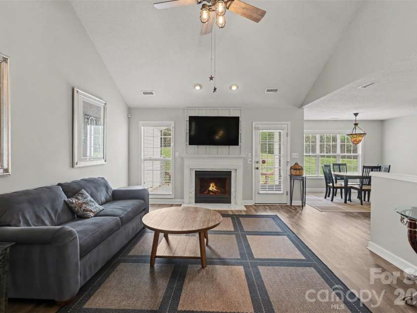 4404 Stonefield Drive, Charlotte, NC 28269.  MLS# CAR4364887, YatesRealty ID 14354. 