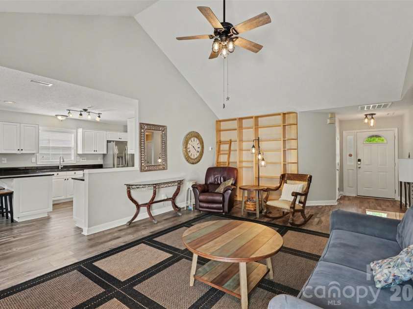 4404 Stonefield Drive, Charlotte, NC 28269.  MLS# CAR4364887, YatesRealty ID 14354. 