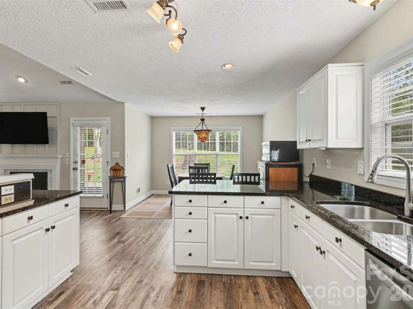 4404 Stonefield Drive, Charlotte, NC 28269.  MLS# CAR4364887, YatesRealty ID 14354. 