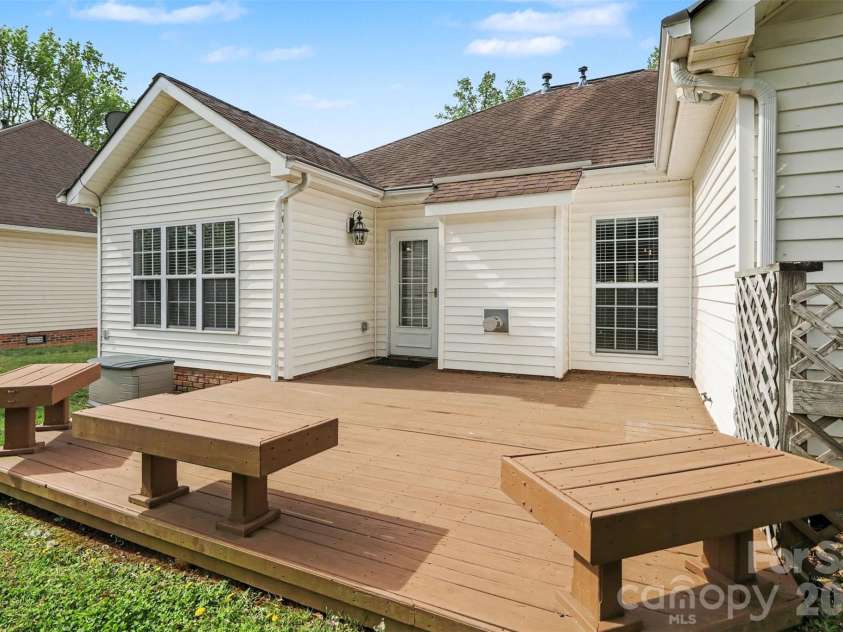 4404 Stonefield Drive, Charlotte, NC 28269.  MLS# CAR4364887, YatesRealty ID 14354. Large deck