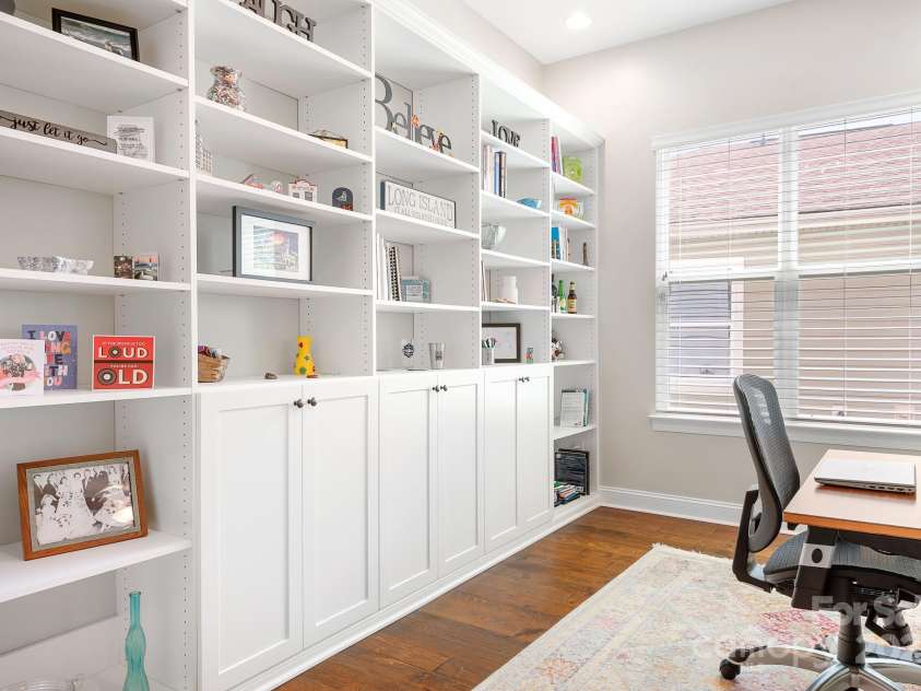 4902 Looking Glass Trail, Denver, NC 28037.  MLS# CAR4250662, YatesRealty ID 14354. Beautiful Built-Ins Enhances This Space
