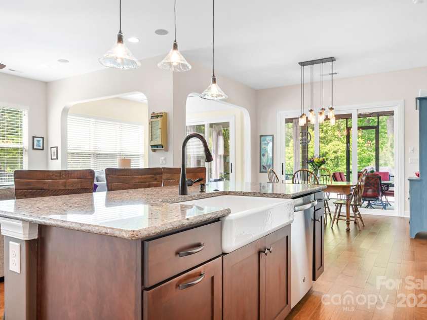 4902 Looking Glass Trail, Denver, NC 28037.  MLS# CAR4250662, YatesRealty ID 14354. Great Farm Sink