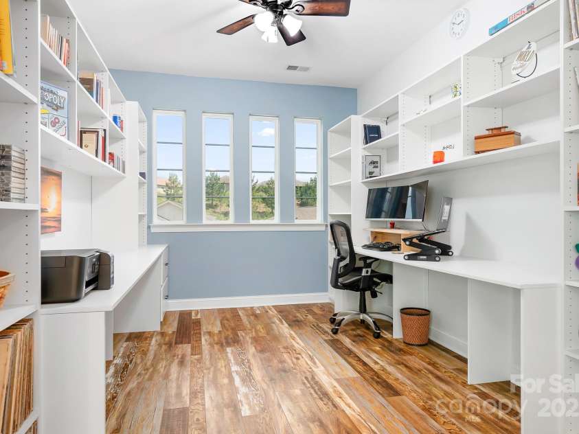 4902 Looking Glass Trail, Denver, NC 28037.  MLS# CAR4250662, YatesRealty ID 14354. Great Work Area, Use For Office, Craft Space, Etc.