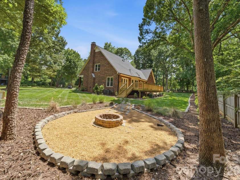 5243 Mintridge Road, Mint Hill, NC 28227.  MLS# CAR4358106, YatesRealty ID 14357. 