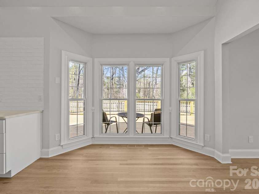 5243 Mintridge Road, Mint Hill, NC 28227.  MLS# CAR4358106, YatesRealty ID 14357. Bay window in kitchen area