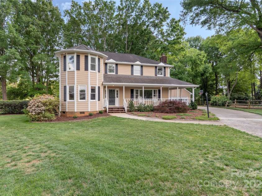 8214 Coristar Place, Huntersville, NC 28078.  MLS# CAR4248710, YatesRealty ID 14357. 