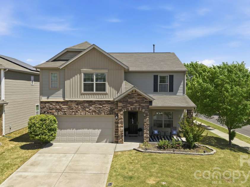 1429 Sunflower Field Place, Matthews, NC 28104.  MLS# CAR4369526, YatesRealty ID 14358. 